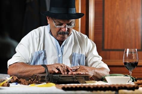 Visit A Real Cigar Factory
